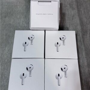 Apple White Wireless Headphones